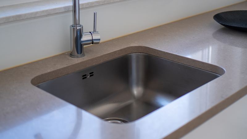 Spüle und Arbeitsplatte in der Küche – Villa DEA in Vrsi-Mulo bei Zadar